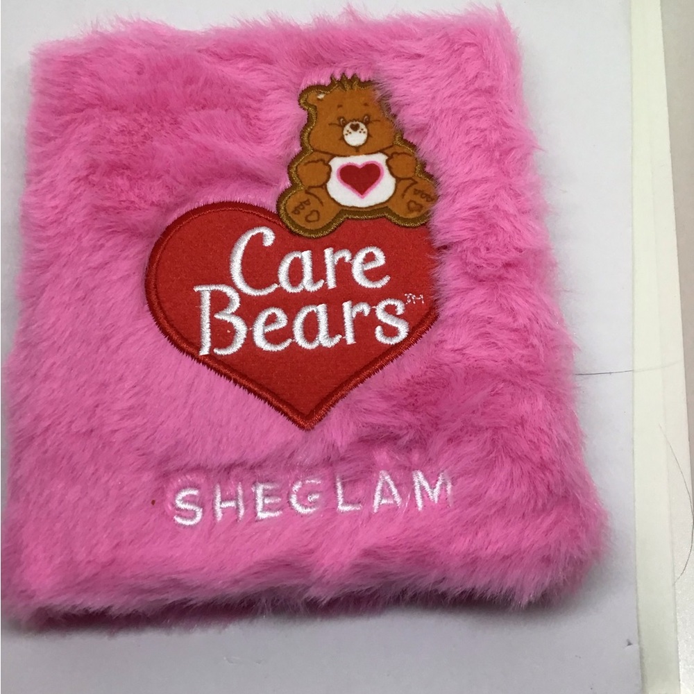 Care Bears Limited Share Your Care Fluffy Eyeshadow Palette New In Box